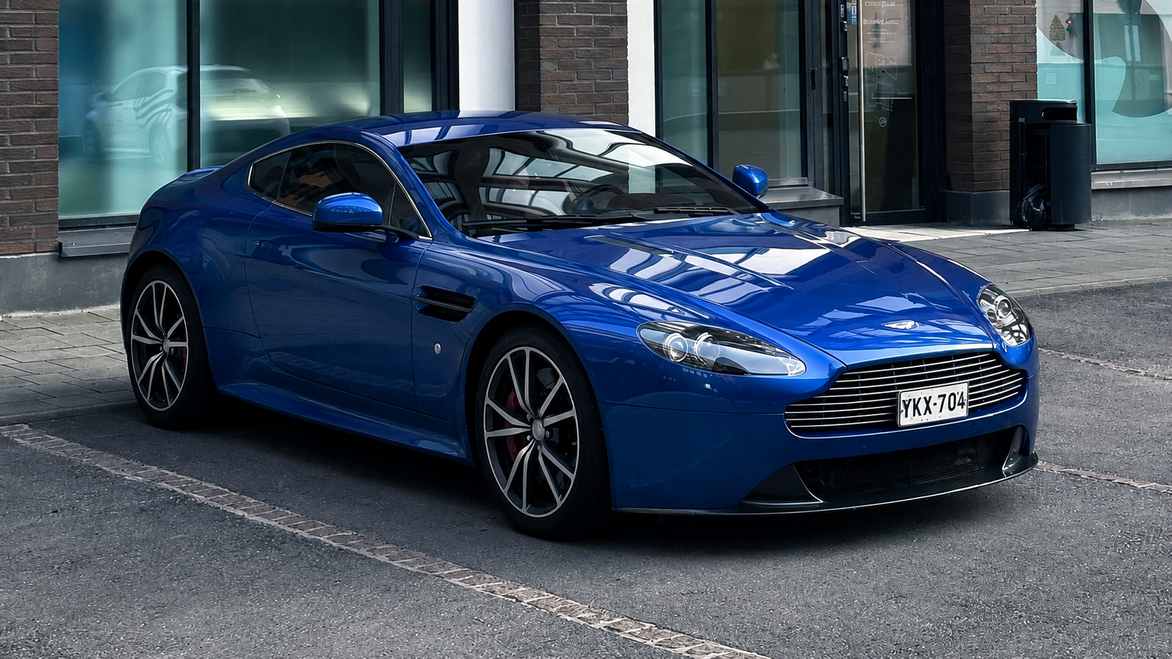 Aston Martin Vantage S