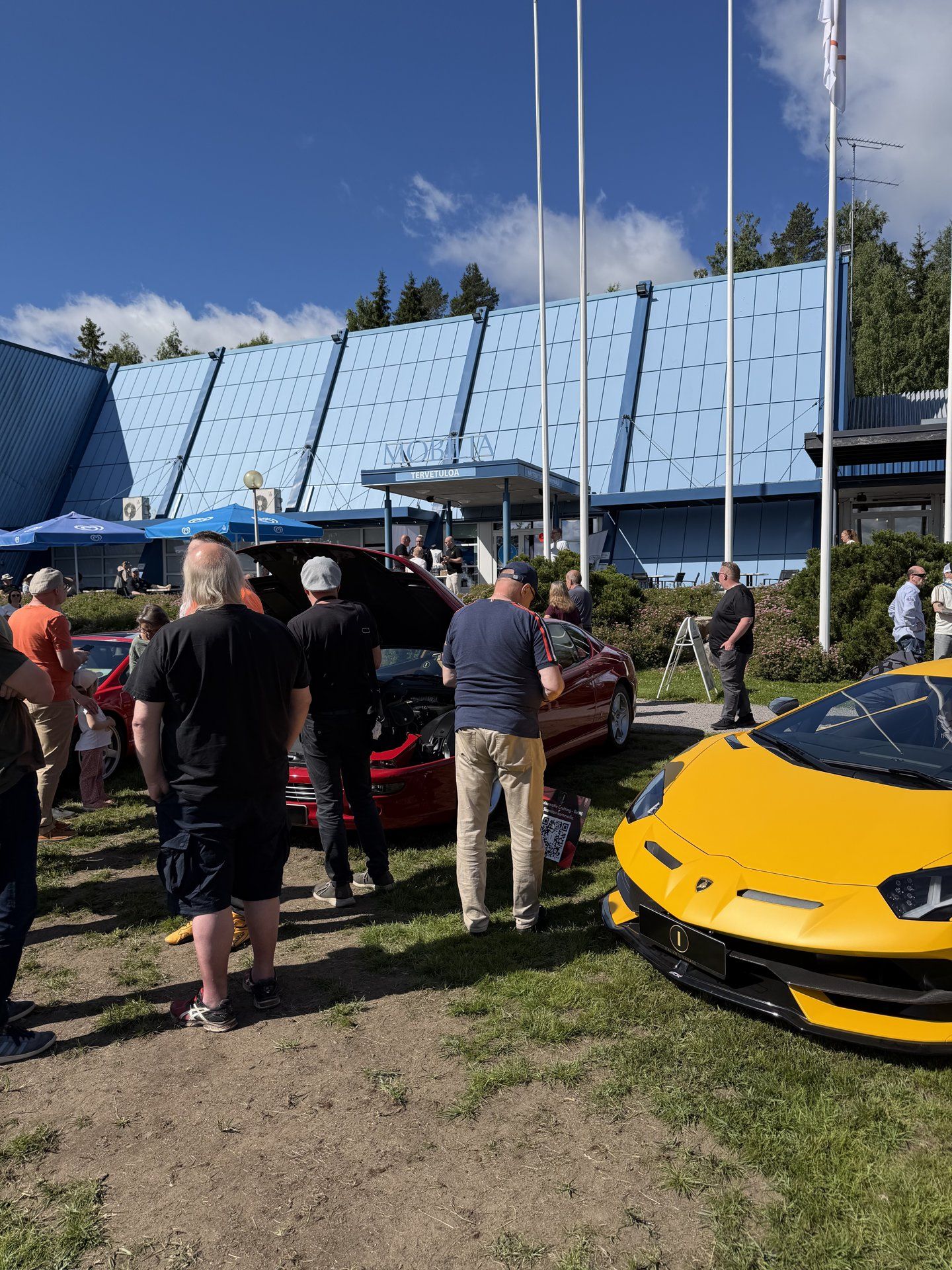 Sports Cars and Breakfast -tapahtuma Mobiliassa